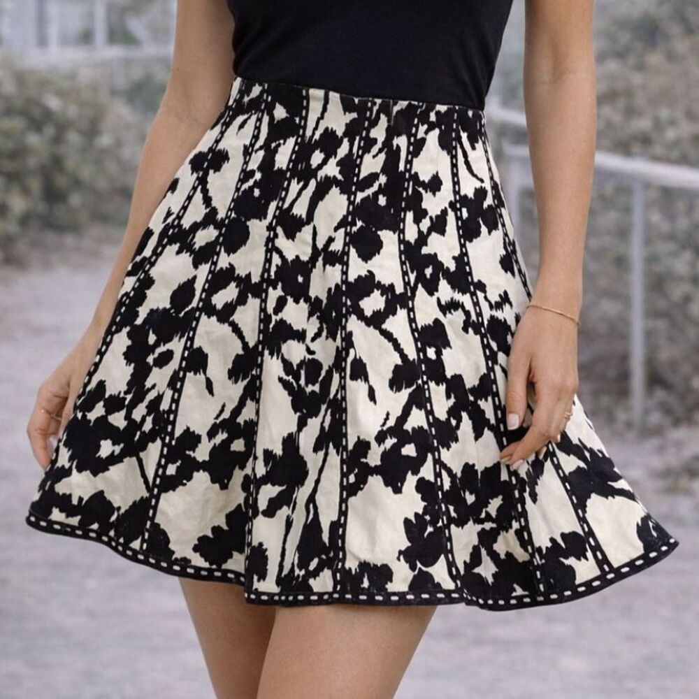 CAbi Black White Floral Print Fit & Flare Skater Skirt Size 10